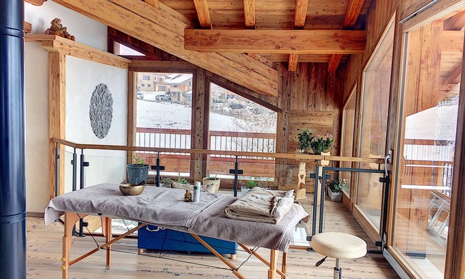 Seez Apartment | Apartment 'La Grande Étoile' with Mountain View, Private Terrace and Wi-Fi