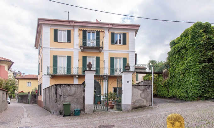 Porto Valtravaglia Apartment | Apartment 'Lac' with Wi-Fi