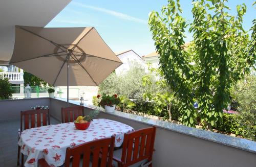 Malinska-Dubasnica Apartment | Apartment Lavanda