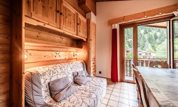 Chatel Apartment | Apartment 'Le Chamois De Vermeil - 6 People' with Mountain View, Balcony and Wi-Fi