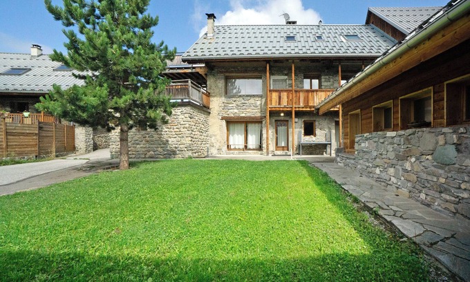 Albiez-le-Vieux Apartment | Apartment 'Le Duplex' with Mountain View, Private Terrace and Wi-Fi