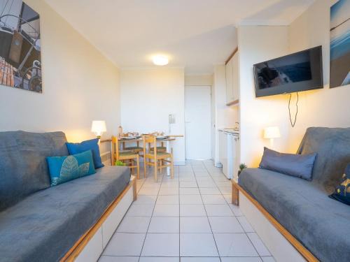 Cap Esterel Apartment | Apartment Le Village - E1320 by Interhome