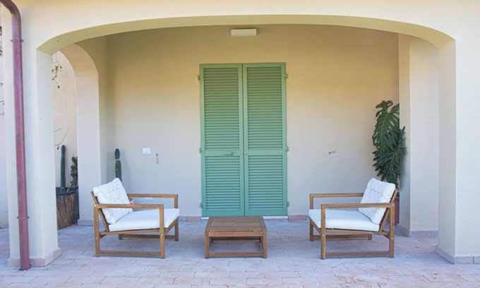 Capalbio Apartment | Apartment 'Leccino' with Shared Pool, Wi-Fi and Air Conditioning