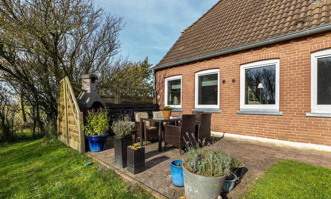 Klanxbuell Apartment | Apartment 'Lehmhuus' with Shared Terrace, Shared Garden and Wi-Fi