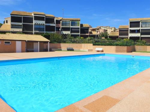 Saint-Pierre-la-Mer Apartment | Apartment Les Eaux Vives 1 & 2-5 by Interhome