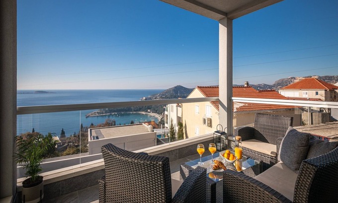 Mlini Apartment | Apartment License to Chill