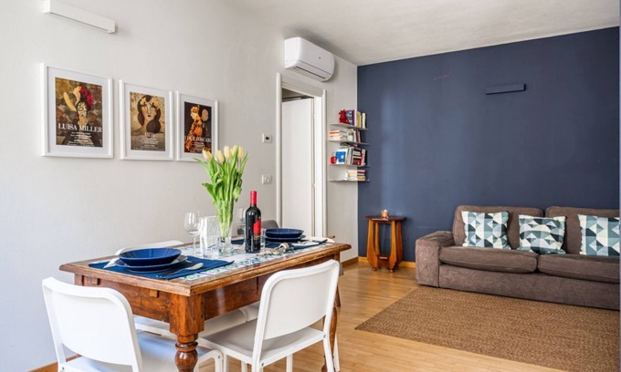 Oltretorrente Apartment | Apartment located on the second floor of a building with a lift.We are located in the historic center with a private garage for the exclusive use of guests.ATTENTION: We are located within the ZTL, to access it you must communicate the license plate numb