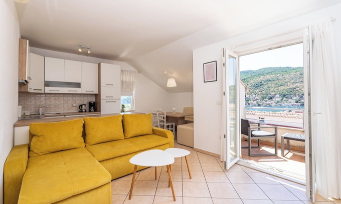 Mokosica Apartment | Apartment Majer