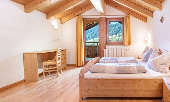 Resia Apartment | Apartment 'Mansardenwohnung Egart' with Lake View, Balcony and Wi-Fi