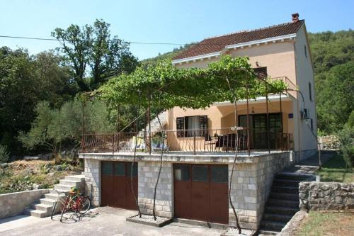 Broce Apartment | Apartment Marin