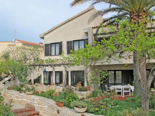 Pjescana Uvala Apartment | Apartment Maslina by Interhome
