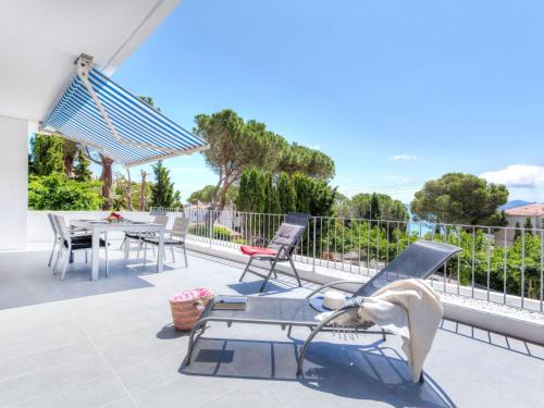 Llanca Apartment | Apartment Matthias-3 by Interhome