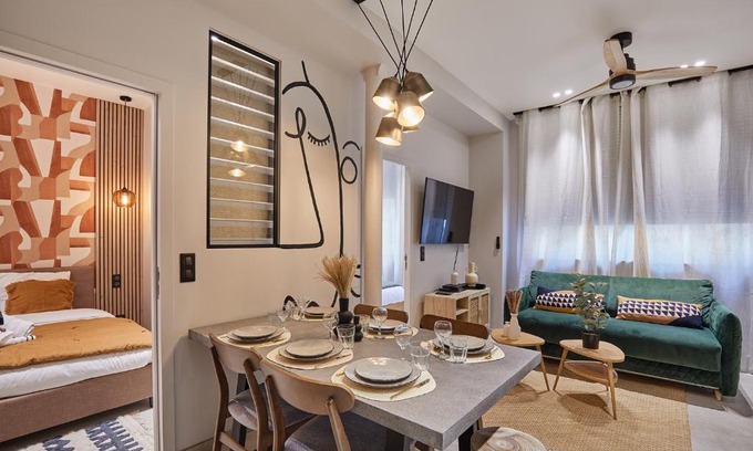 Epinettes Apartment | Apartment Montmartre by Studio prestige