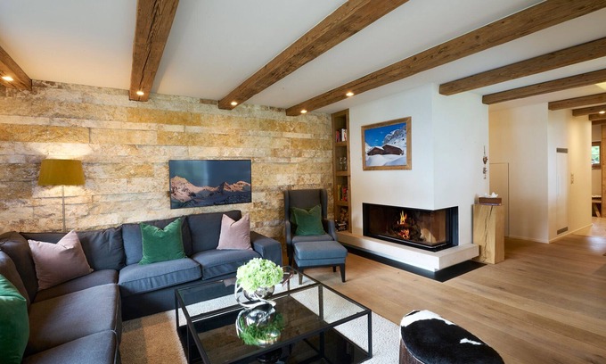 Klosters Platz Apartment | Apartment "Mountain Bijoux" with Private Terrace & Wi-Fi