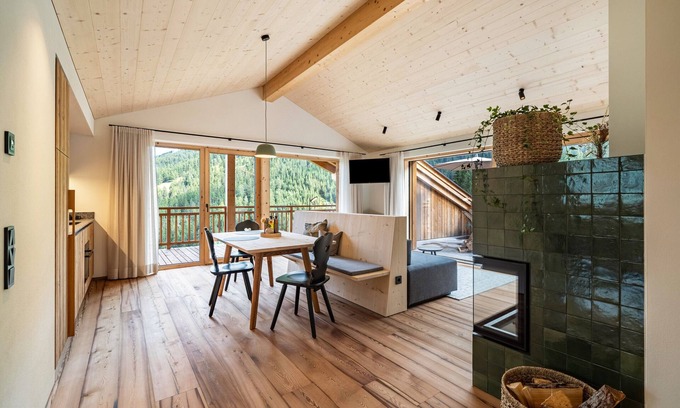 Moso in Passiria Apartment | Apartment 'Mucher Jakob' with Mountain View, Private Terrace and Wi-Fi