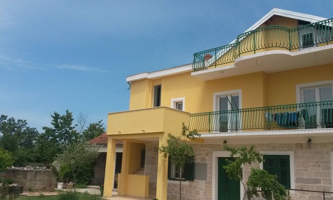 Drinovci Apartment | Apartment near Krka national park