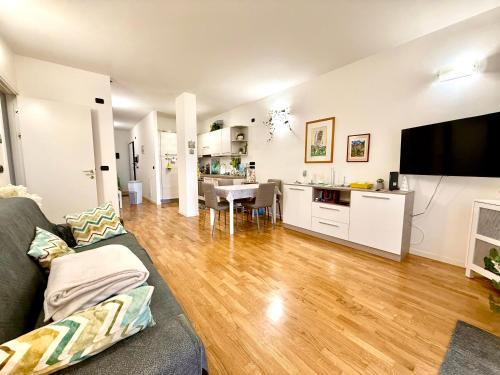 Ferrara Apartment | Apartment near the Old Town and city Center of Ferrara - Private Parking spot on the River - Amazing View