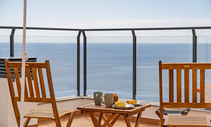 Santa Cruz Apartment | Apartment near the sea, Lobo Marinho
