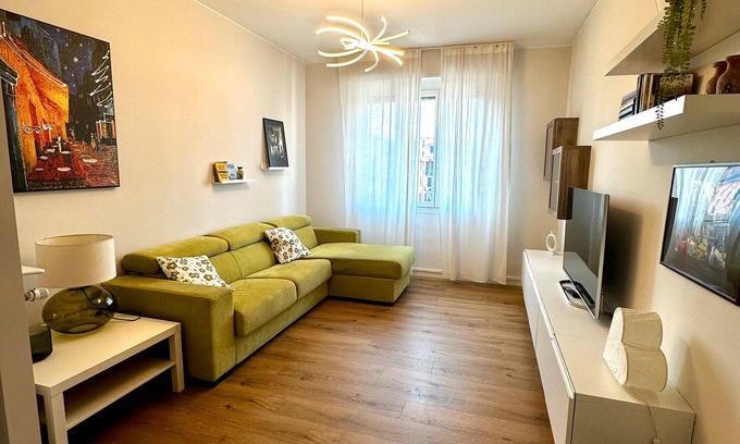 Affori Apartment | Apartment 'Nela' with Balcony and Wi-Fi