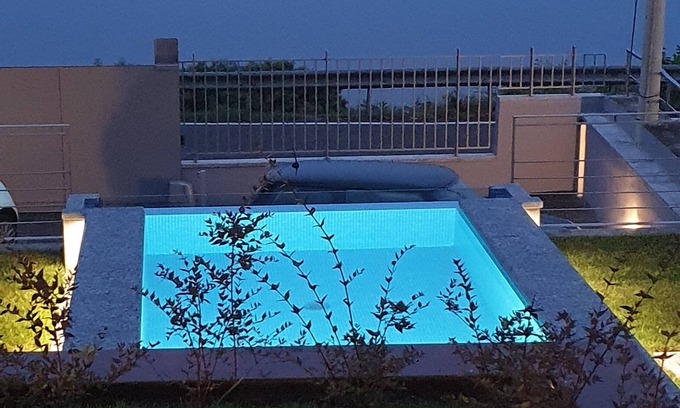 Carcioni Apartment | Apartment 'New Infinity Pool - I Carcioni' with Lake View, Private Pool and Wi-Fi