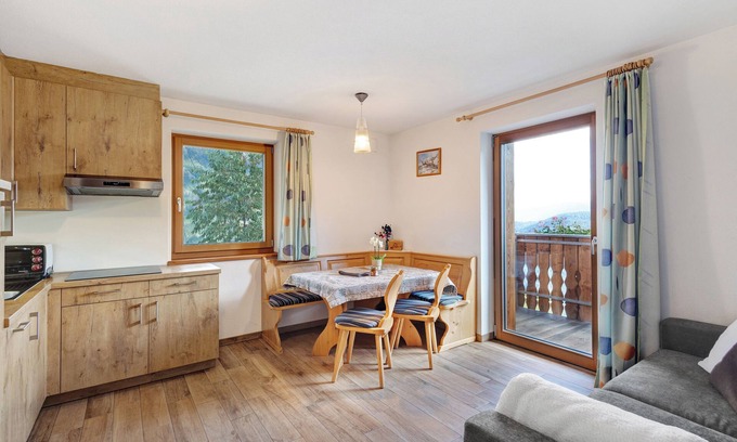 Vallarga Apartment | Apartment "Oberhof Lärchenwald" with Mountain View, Balcony & Wi-Fi