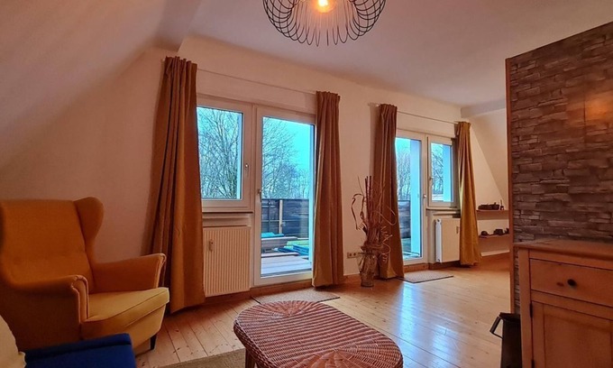 Halbs Apartment | Apartment Ollywood Hills, 1 bedroom, shower, WC, - Ferienwohnungen Ollywood