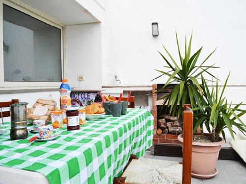 San Foca Apartment | Apartment On The Beach With Air Conditioning And Terrace, Pets Allowed