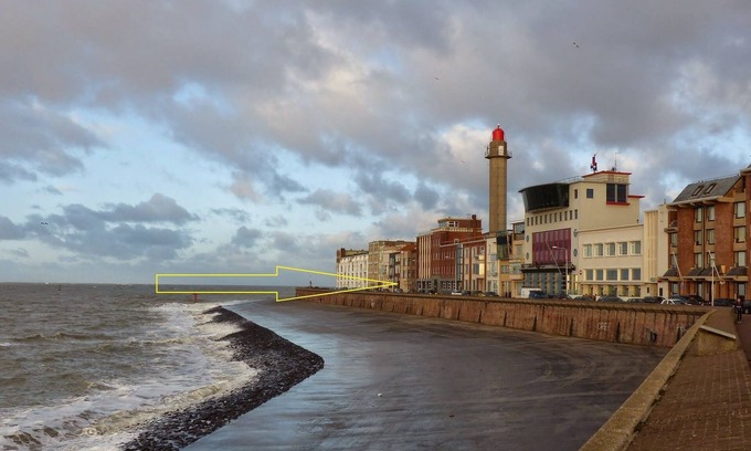Vlissingen Apartment | Apartment on the Boulevard with sea view, located in the city center