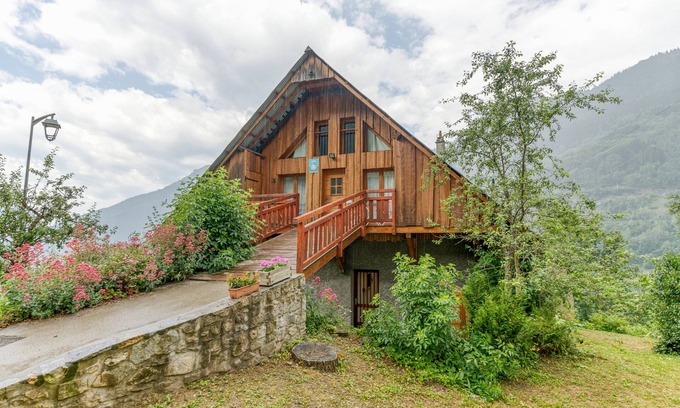 Oz Apartment | Apartment 'Passoud 203' with Mountain View, Shared Garden and Wi-Fi