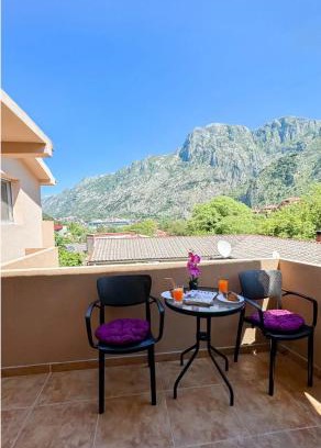 Skaljari Apartment | Apartment Pavle near the center with a view