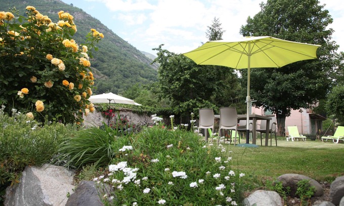 Esquieze-Sere Apartment | Apartment 'Petit Vignemale' with Mountain View, Shared Garden and Wi-Fi