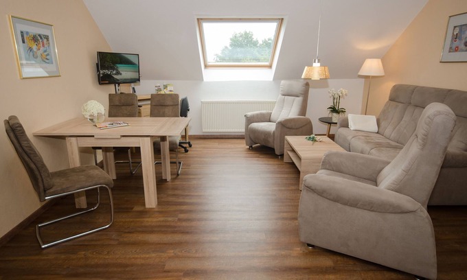 Bingum Apartment | Apartment-Private Bathroom-Garden view