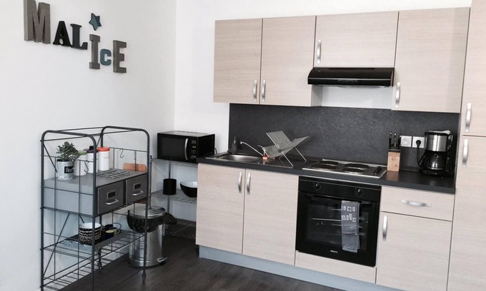 Bourg-les-Valence Apartment | Apartment-Private Bathroom-Le Bureau du Maire