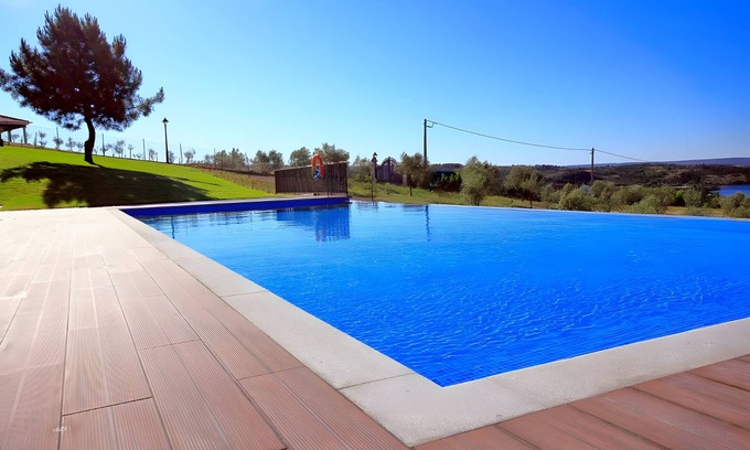 Macedo de Cavaleiros Apartment | Apartment 'Monte Bela Vista - 9' with Lake View, Wi-Fi and Air Conditioning