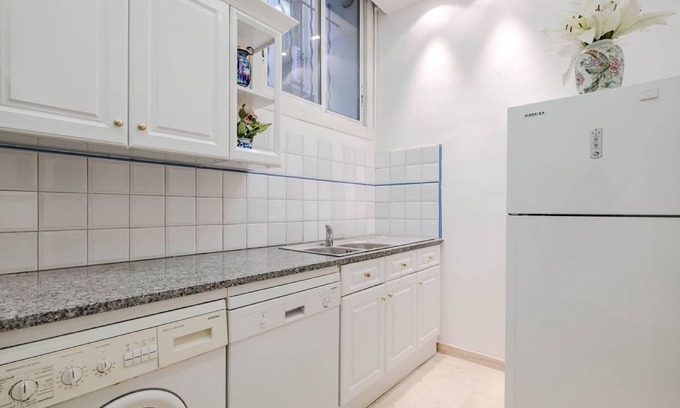 Gallus Apartment | Apartment 'Relax In Style In Centrally Located' with Balcony, Wi-Fi and Air Conditioning