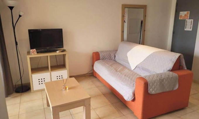 Santa-Maria-Poggio Apartment | Apartment rental near the sea