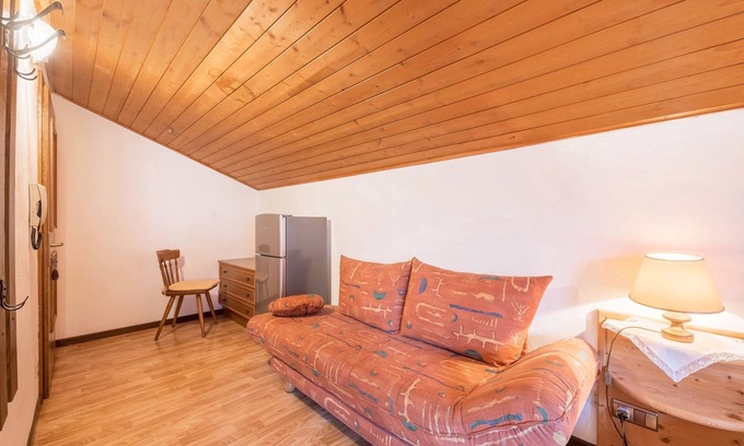 Tesimo Apartment | Apartment "Residenz Kronstein - 7" with Balcony, Shared Garden and Mountain View