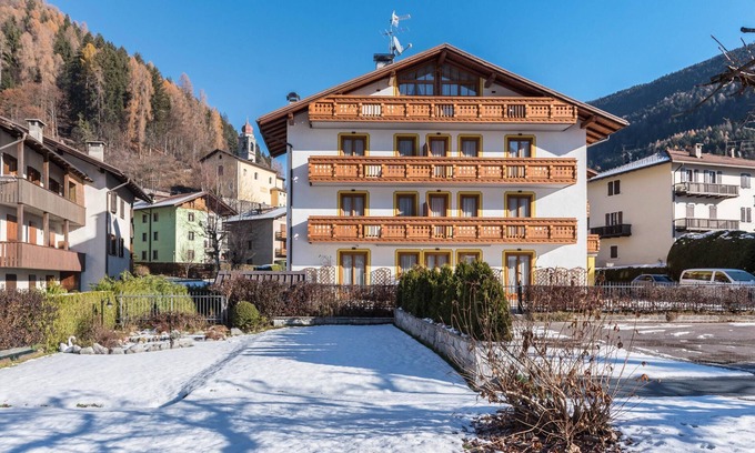 Carisolo Apartment | Apartment Residence Park Imperator Trilocale with Mountain View, Balcony, Garden & Wi-Fi