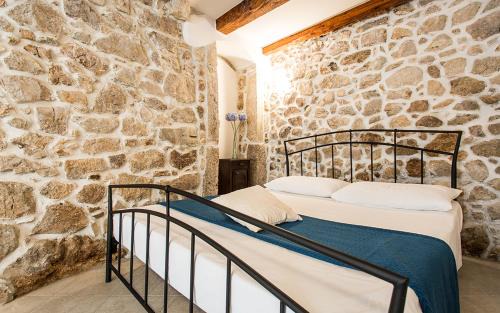 Vrbnik Apartment | Apartment & Room Antonio