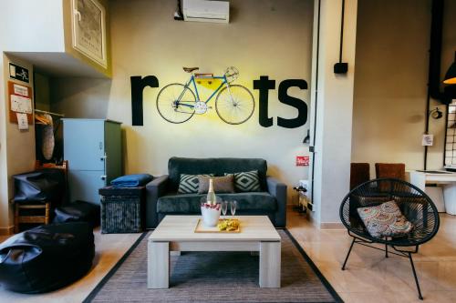 En Corts Apartment | Apartment Ruzafa Roots, 12 min to Centre, Smart TV, Wine