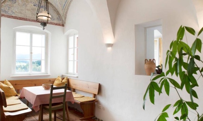 Neumarkt in Steiermark House | Apartment Schmadl - Hotel Landsitz Pichlschloss