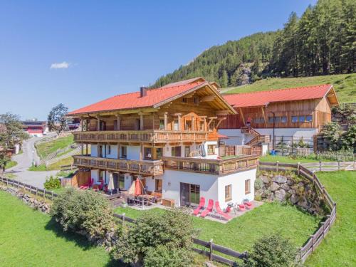 Runhof Apartment | Apartment s' HimmelReich-2 by Interhome