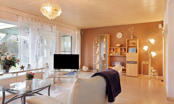 Berghulen Apartment | Apartment 'Sandra' with Private Terrace and Wi-Fi
