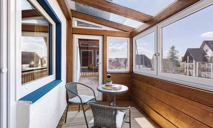 Reiselfingen Apartment | Apartment 'Santiago' with Shared Terrace, Shared Garden and Wi-Fi