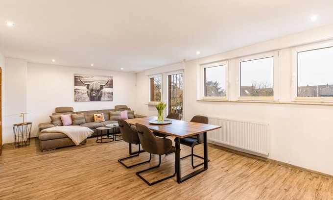 Bottrop Apartment | Apartment 'Schöne Wohnung In Oberhausen' with Wi-Fi