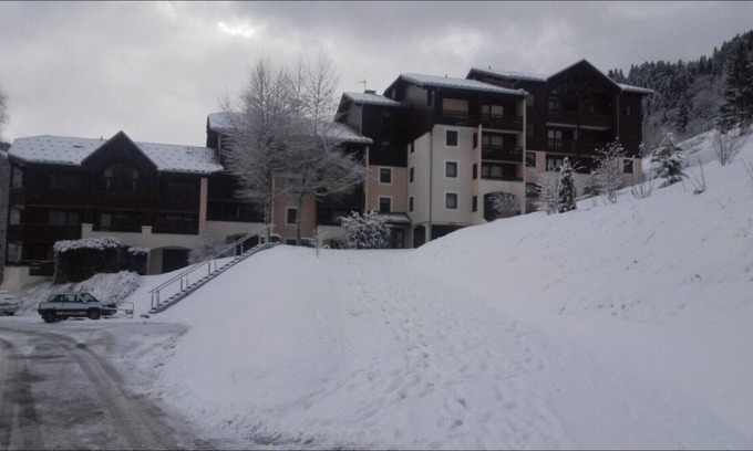 Saint-Jean-dʼAulps Hotel | Apartment ski-in ski-out 150m from the Les PortesDuSoleil gondola