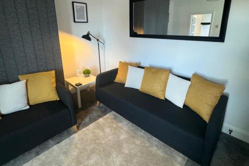 Heaton Apartment | Apartment - Sleeps 6 - Pet friendly - Parking