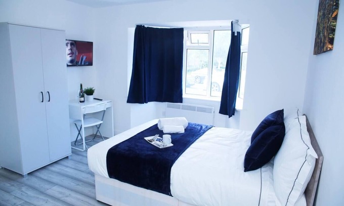 South Harrow Apartment | Apartment - Sleeps 2 & Free Parking