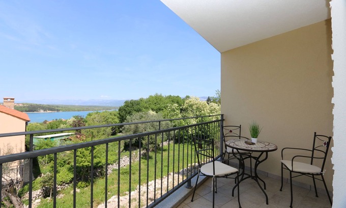 Soline Apartment | Apartment Soline Cove (49851-A1) - Soline - island Krk