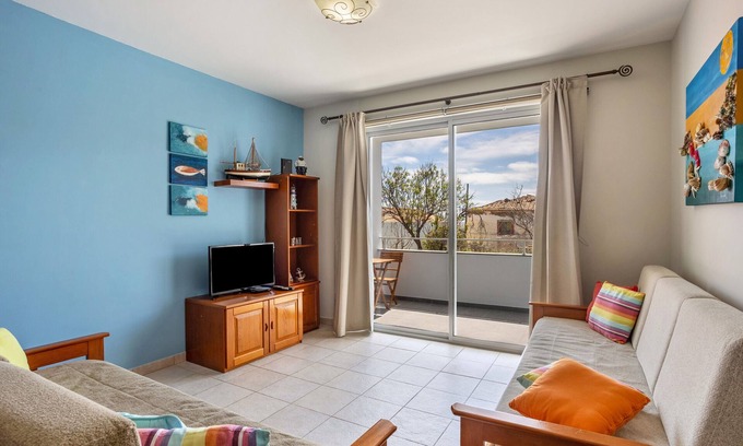 Vila Baleira Apartment | Apartment "Sonho Dourado" with Sea View, Balcony & Wi-Fi